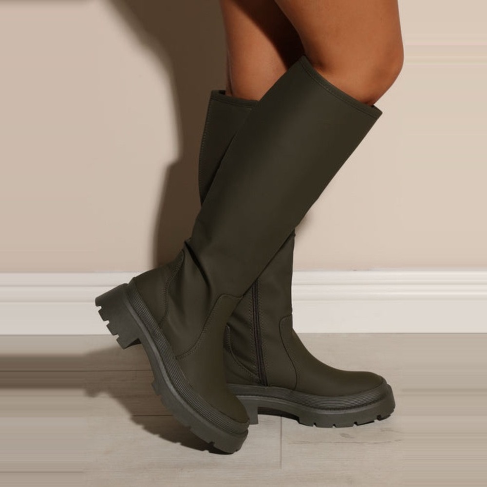 BOUTIQUE Olive Green Knee-High Chunky Sole Military Combat Flat Boots - Picture 2 of 11